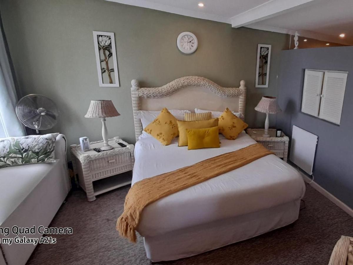 Готель Azure House Книсна Екстер'єр фото